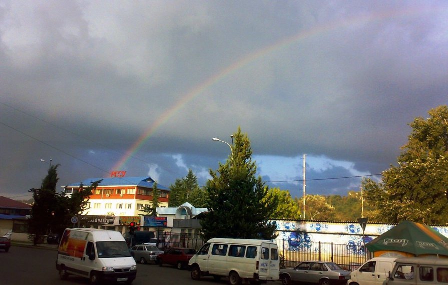 утренняя радуга над городом - Илья Бунин