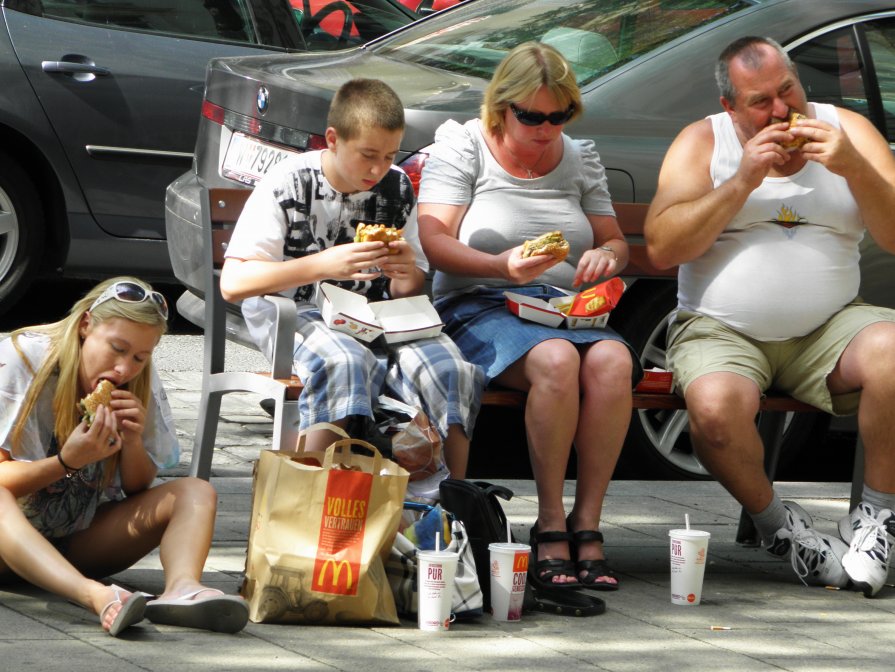 А вы любите fast-food? - Марклен Гогаев