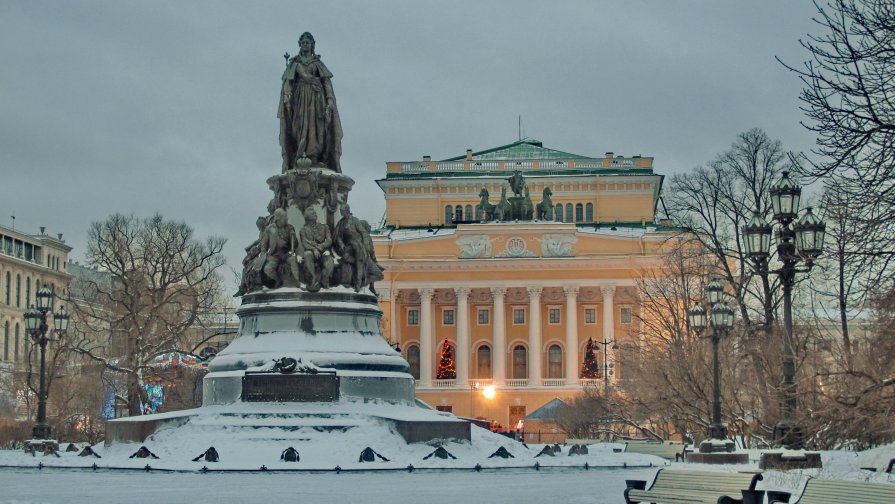 Площадь Островского в Петербурге - Олег Попков