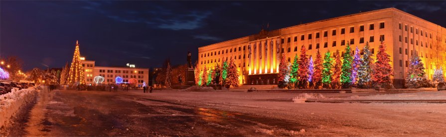 Праздник на центральной площади - Олег Зиньковский