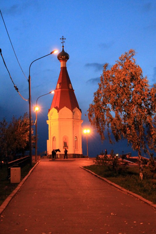 Часовня Параскевы пятницы Красноярск ночью