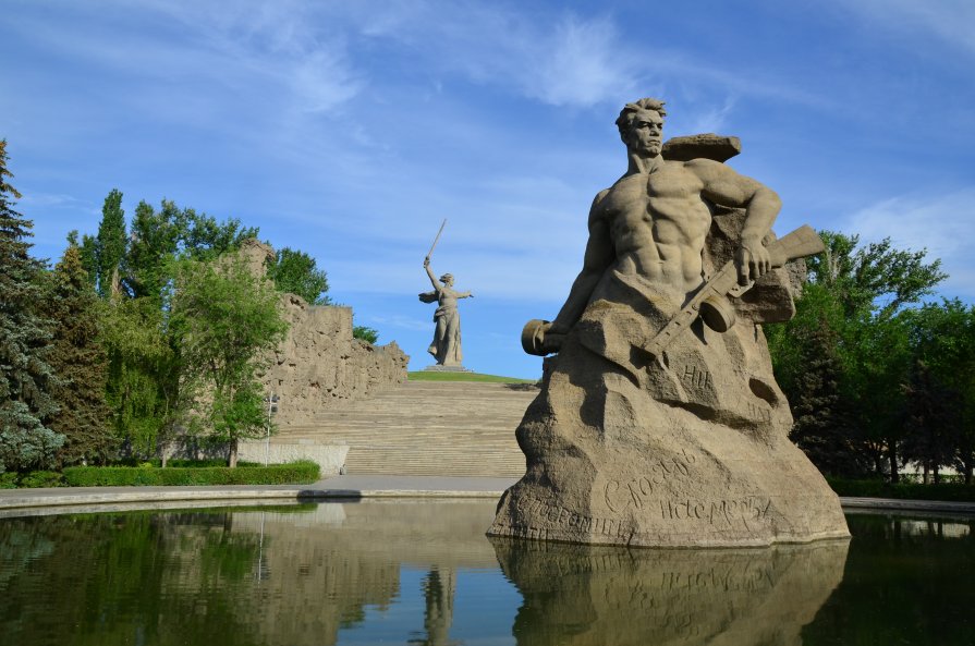 Волгоград. Мамаев курган. Площадь "Стоять насмерть" - Александр Золотой