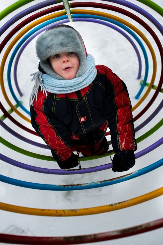 зимой на детской площадке - александр кононенко