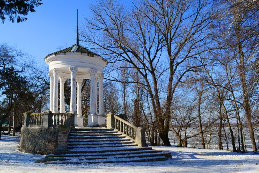 В парке... - Александр Лонский