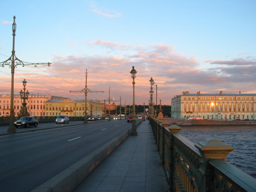 Спокойствие в движении. Троицкий мост Санкт-Петербурга - Максим Красиков