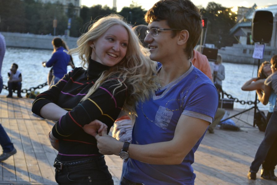 Танцы на набережной Москвы-реки - Анна Секрет