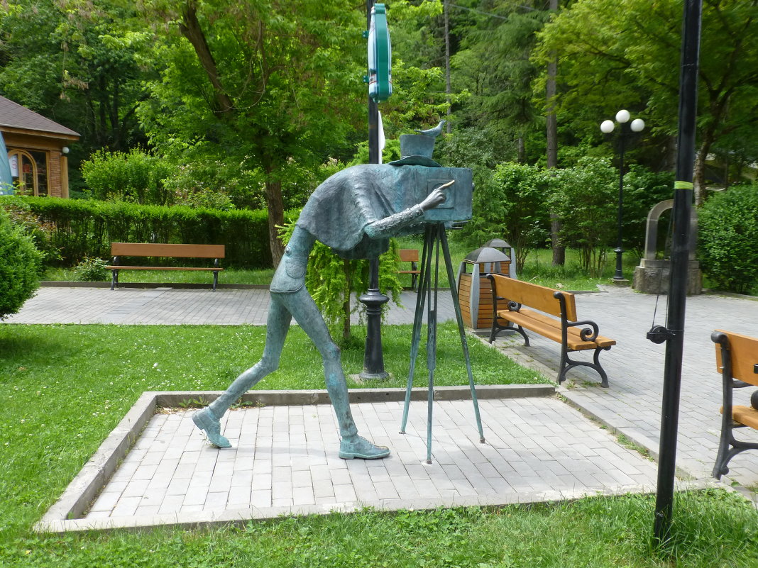 Памятник фотографу в Боржоми, Грузия - Наиля 