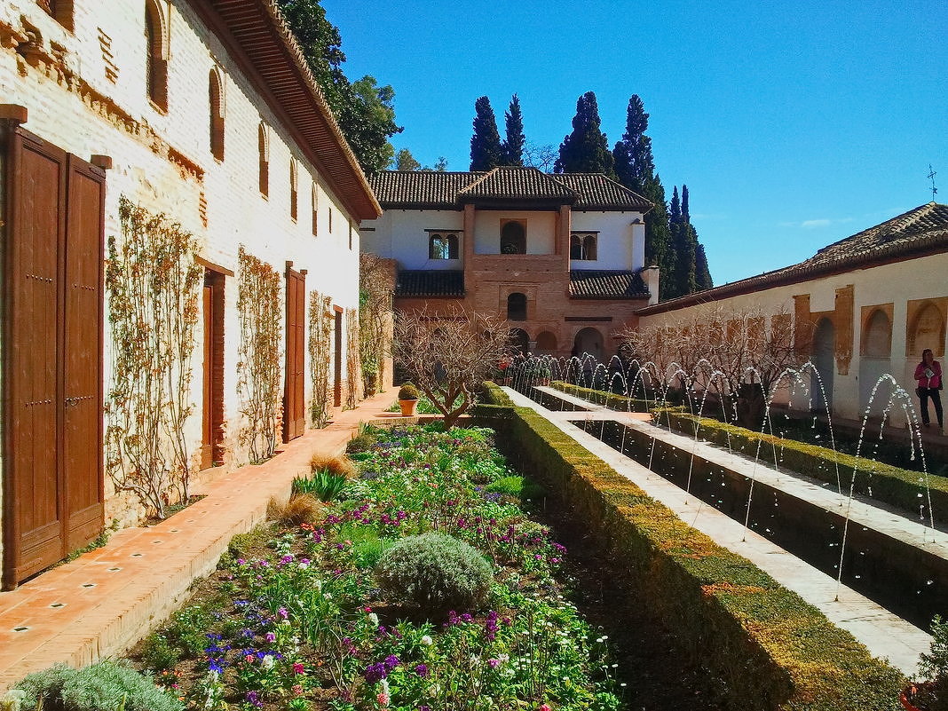 Весь мир на мобильный. Alhambra. Дворик Оросительного канала.удалитьре - Владимир Филимонов