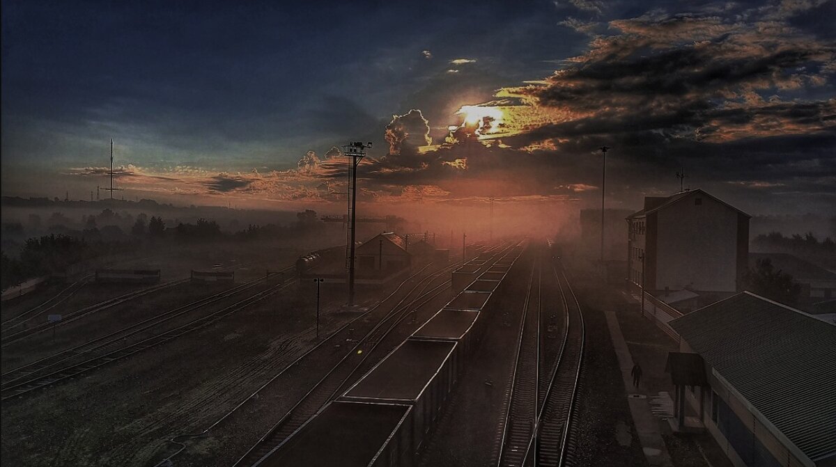 Утро на железнодорожном вокзале - Александр Жирный