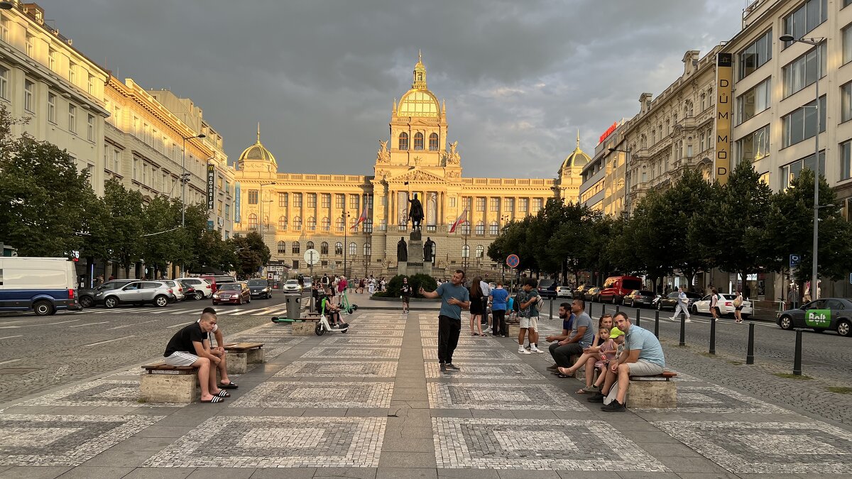 Прага-столица Чехии Национальный/The beste of Prague Nationalmuseum/. - "The Natural World" Александер