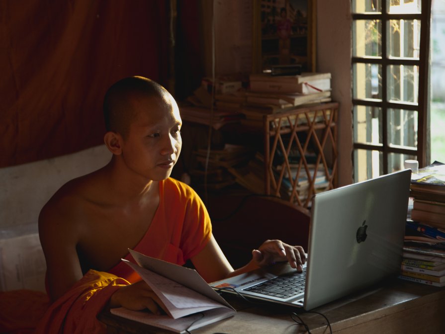 Портерет буддийского монаха в келье - Анна Кай