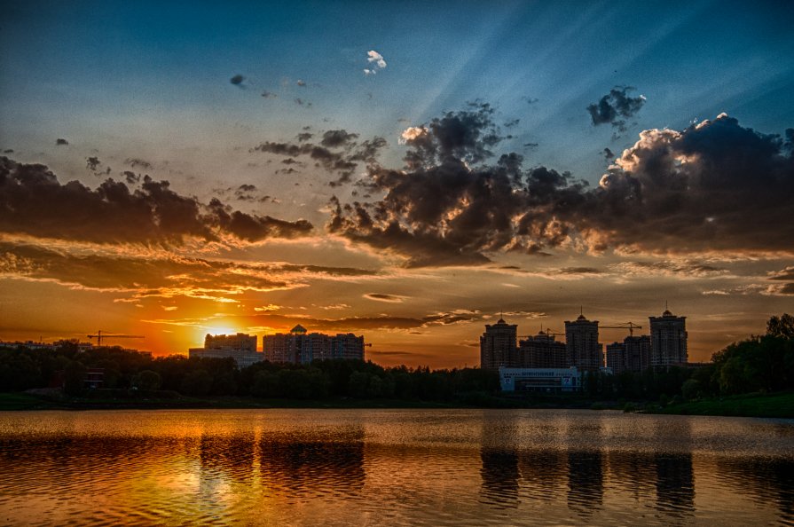 закат на озере - Валера Шевелёв