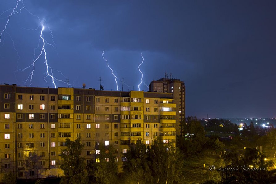 Гроза на городом - Leonid Krasnov