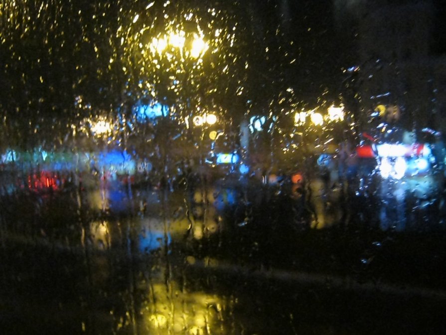 дождь на площади - Танюшка Чухрий