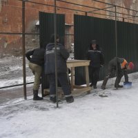 Стройка начинается с забора. :: Валерий Молоток