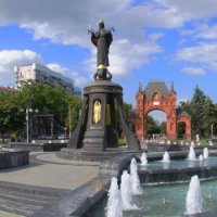 Фонтан и памятник великомученице Екатерине в Краснодаре. :: Евгений Киселев