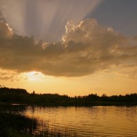 Закат на Коровинском озере :: Евгений Жиляев
