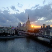 Закат над Москвой :: Елена Лукожева