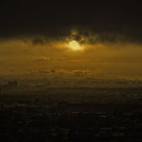 Летний закат над городом :: Джамал Абдуллаев