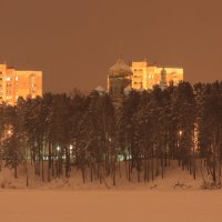 Железногорск.Вид на храм со льда замершего озера. :: Владилен Панченко