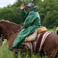 Совсем не боится пастух геморроя, вместо седла поролон у "ковбоя". :: Николай Соколухин