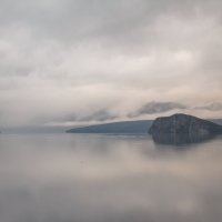 Туман над Курильским озером. :: Галина Шепелева