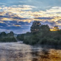 Утренний восход на реке :: Павел Айдаров