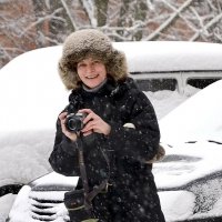 Фотограф и снег! :: Валентина  Нефёдова 