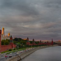 Золотой закат над кремлем :: Олег Ионичев