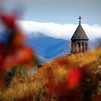 Осенние краски. Церковь у озера Севан Армения :: Ашот ASHOT Григорян GRIGORYAN