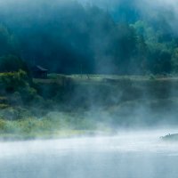 Движение тумана по реке :: Евгения Кузнецова