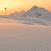 Рассвет на горнолыжном курорте :: Владимир Клюшкин