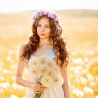 Девушка в поле :: Helena Sidorova