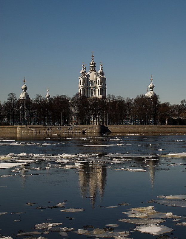 Весна в Питере. Смольный - Сергей Корзенников