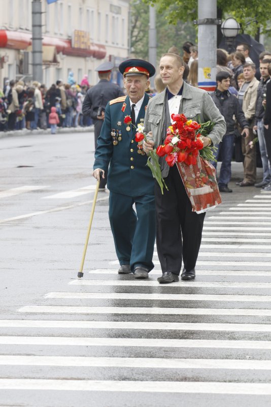 *** - Александр Деменев