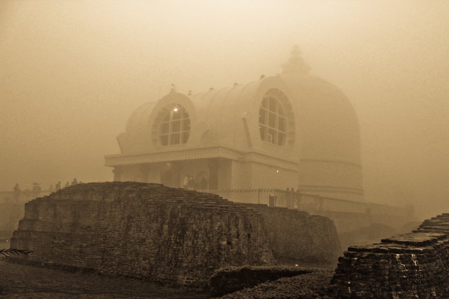 Kushinagar. Mahaparínirvana temple. - Pekka Lakko