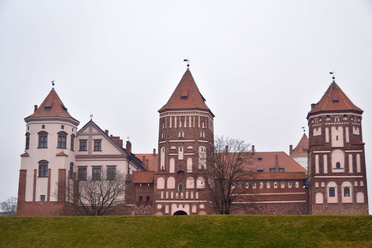 Замок Мир - Владислав Смирнов
