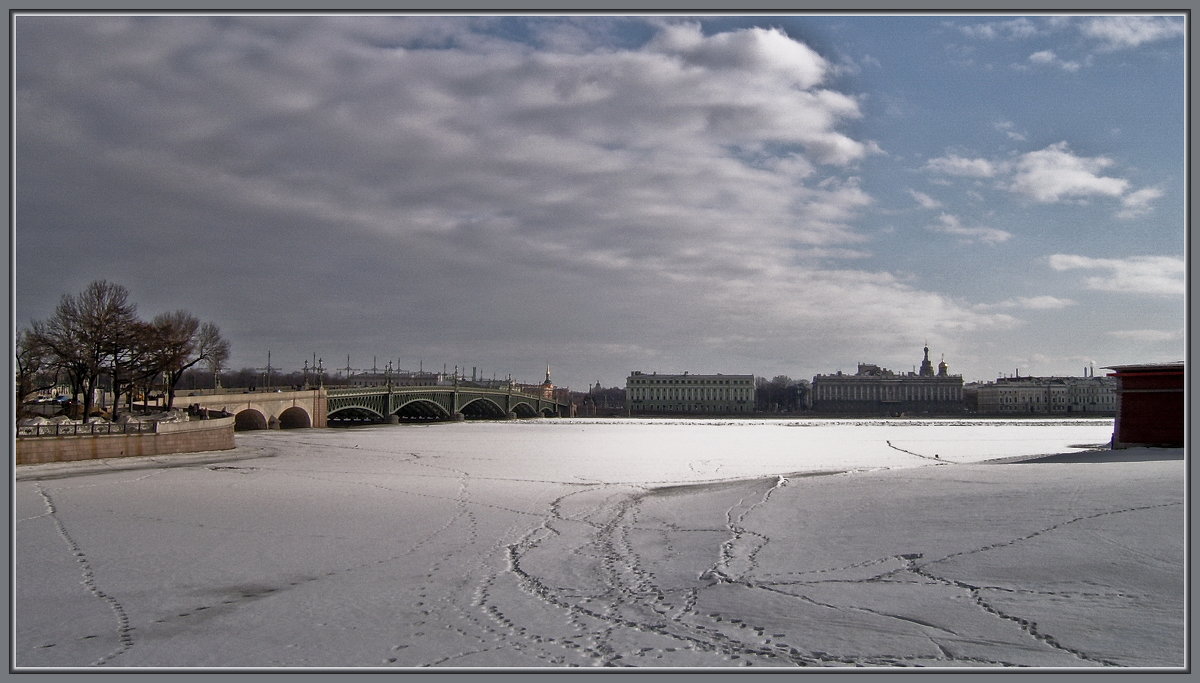 Вид на Троицкий мост и Дворцовую набережную с Иоанновского моста - Сергей В. Комаров