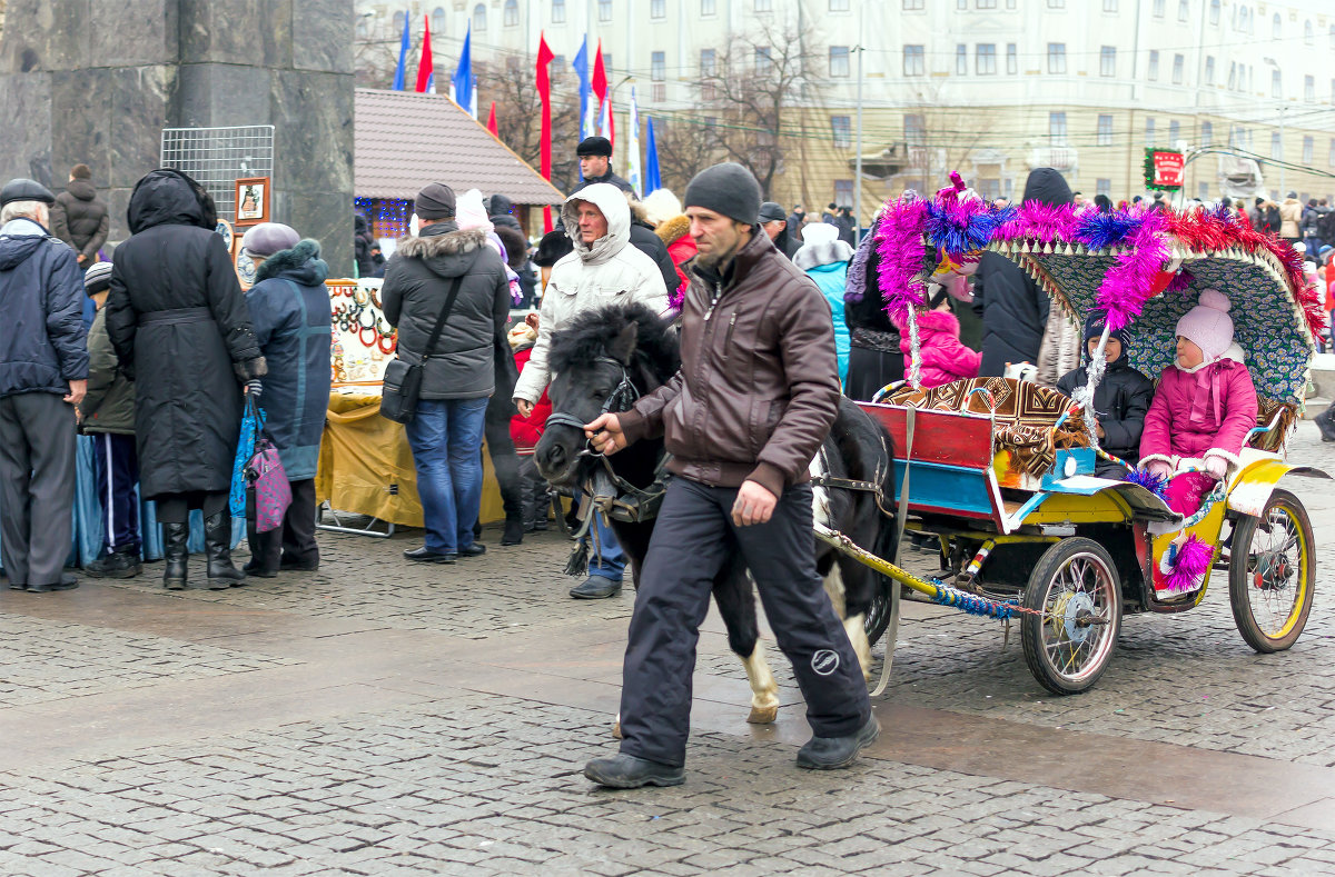 Катание на пони - Юрий Стародубцев