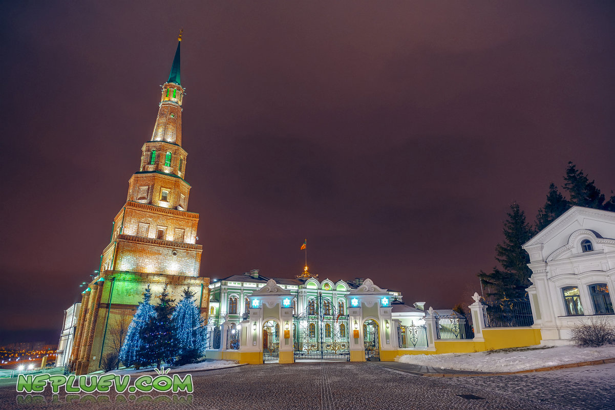 Вид на башню Сююмбике - Valeriy Nepluev