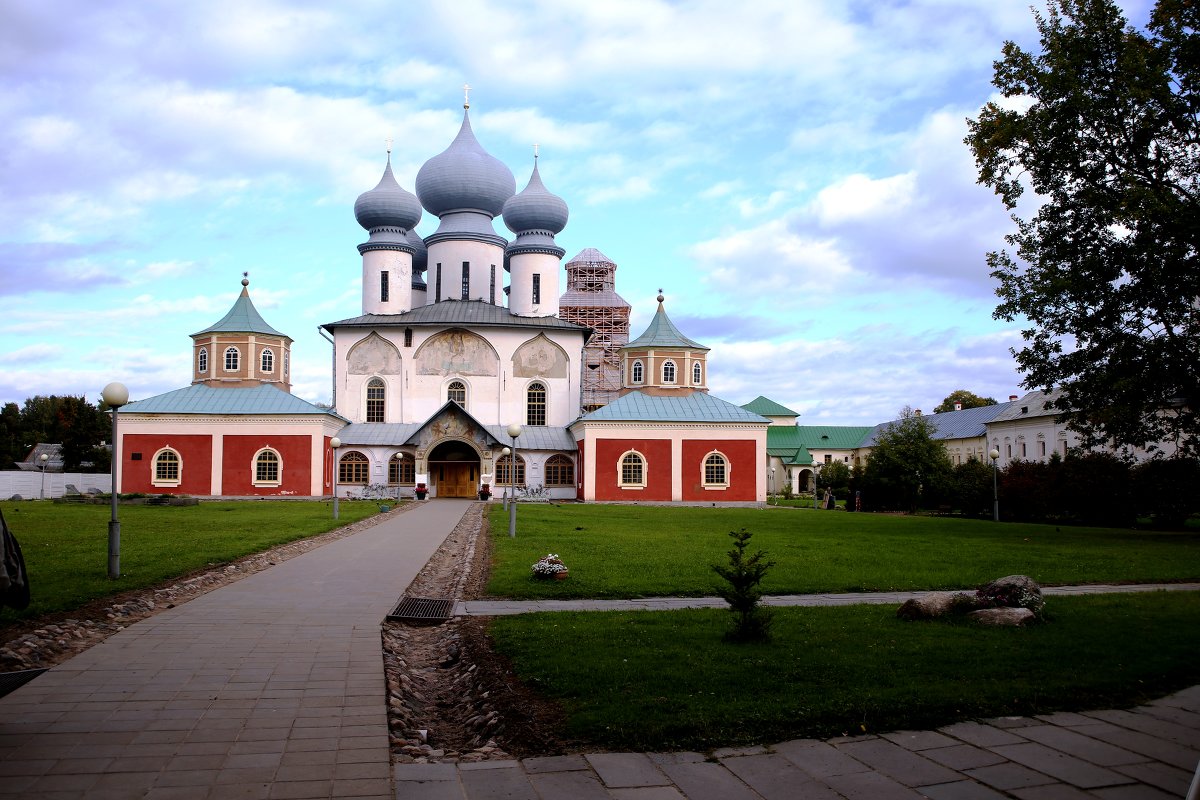 Тихвинский монастырь - Александр Малышев
