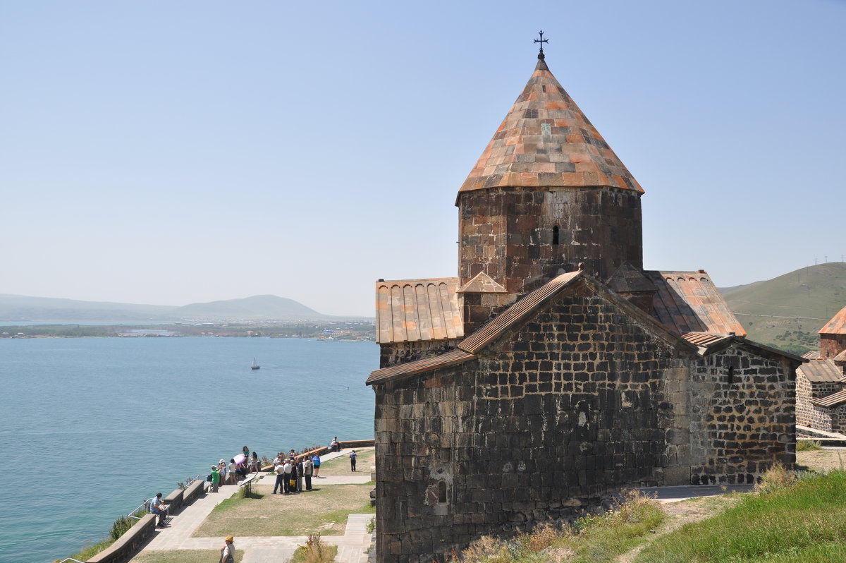 Монастырь Севанаванк, на берегу озера Севан, Армения - Manvel Babayan