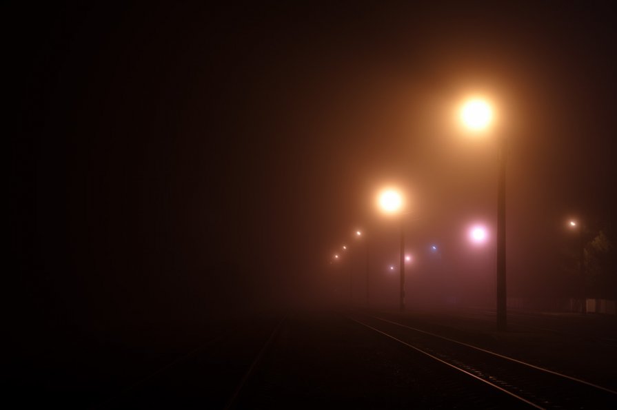Железная дорога ночью - Viktor Vishnevskiy