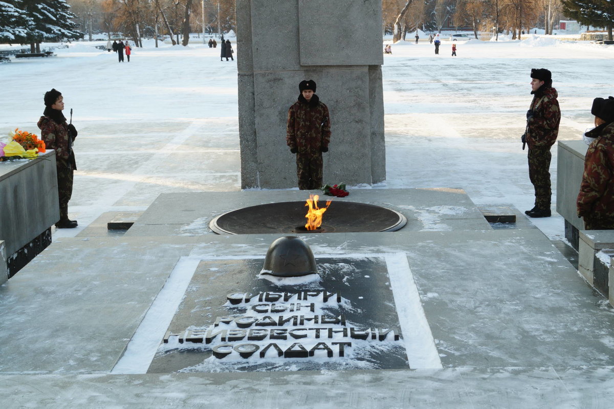 Новосибирск. Монумент славы, караул у вечного огня - Андрей Польских