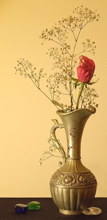 С восточной вазой в цвете - Алла Шапошникова