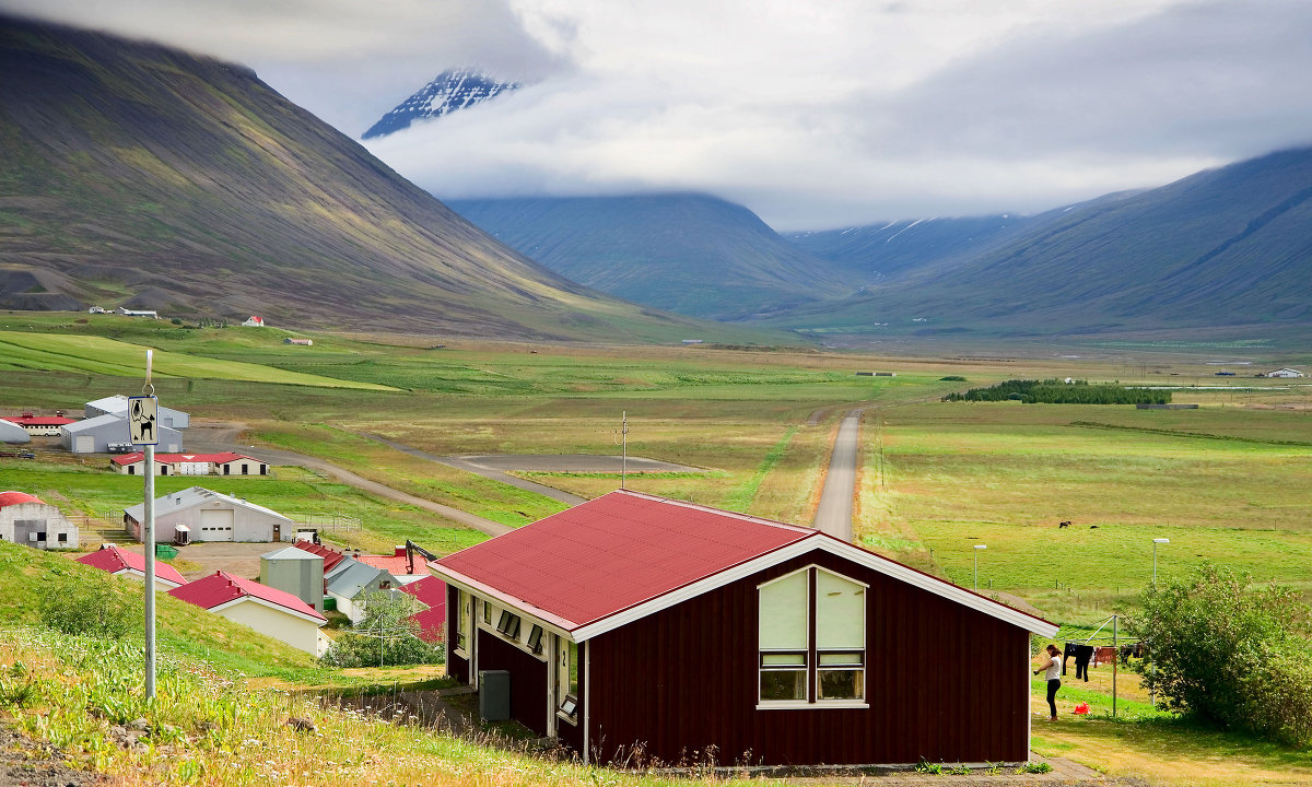 Современный фермерский поселок (Исландия) - Олег Неугодников