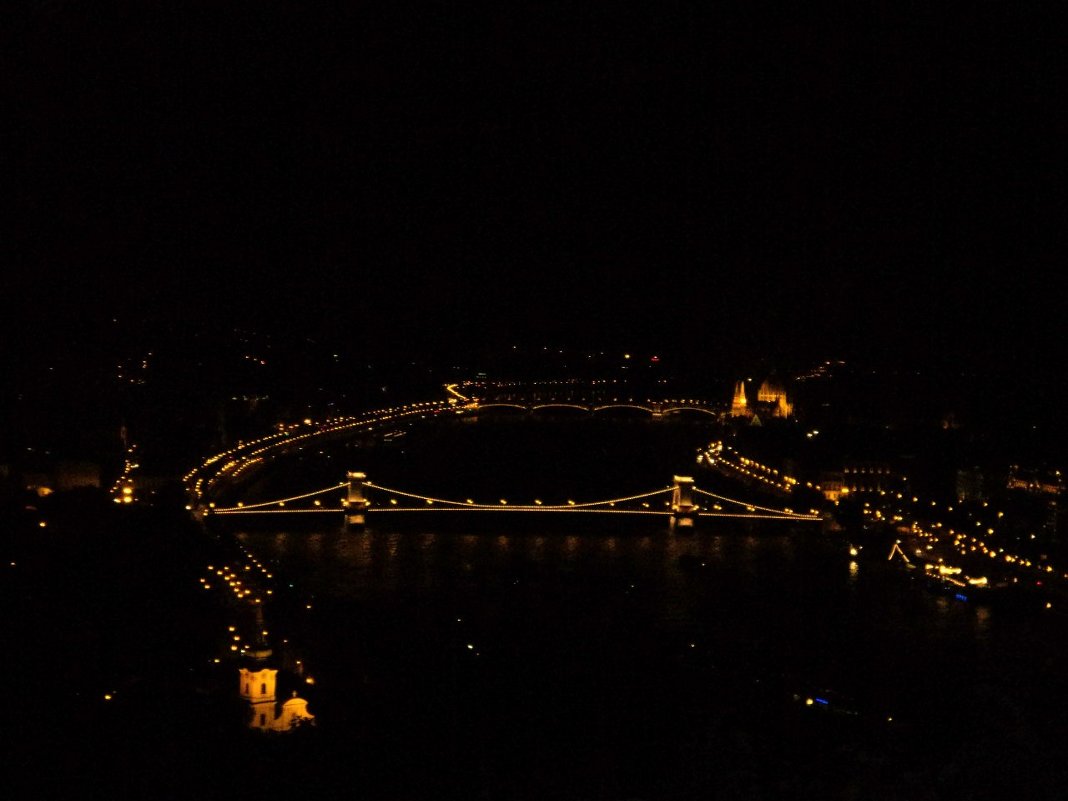 Огни ночного Будапешта - Annie Kuzz