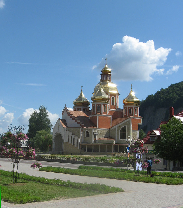 Храм в Яремче - Виктор Сергеевич Конышев