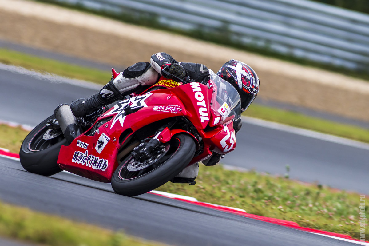 Свободные заезды на трассе Moscow Raceway. - Сергей Калиганов