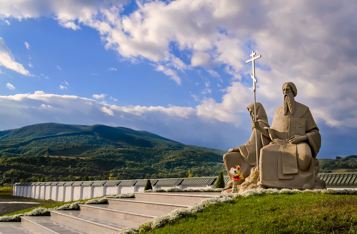 Памятник Кириллу и Мефодию - Елена Elena